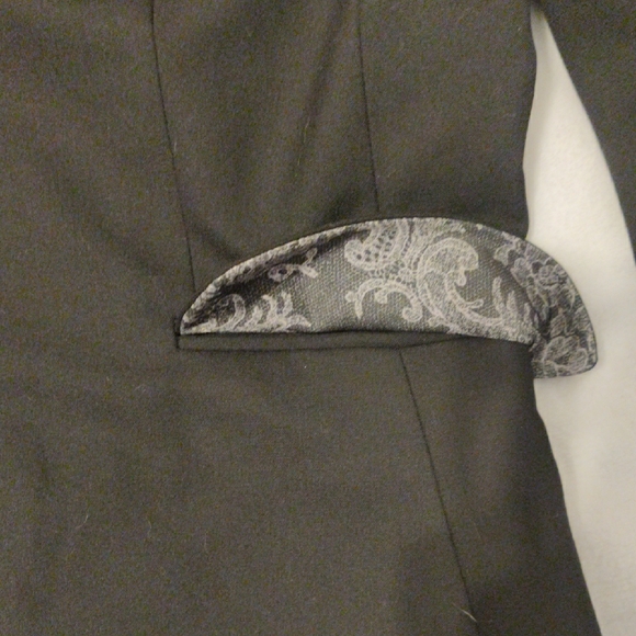 The Limited Women's Black Suit Jacket - Picture 8 of 16